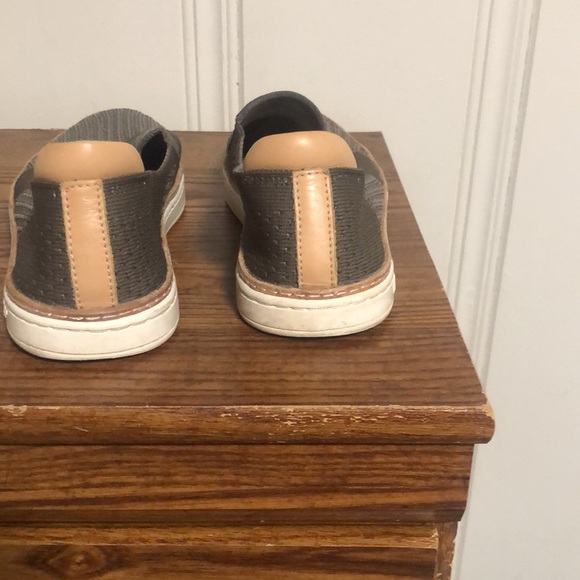 Uggs - Picture 4 of 4